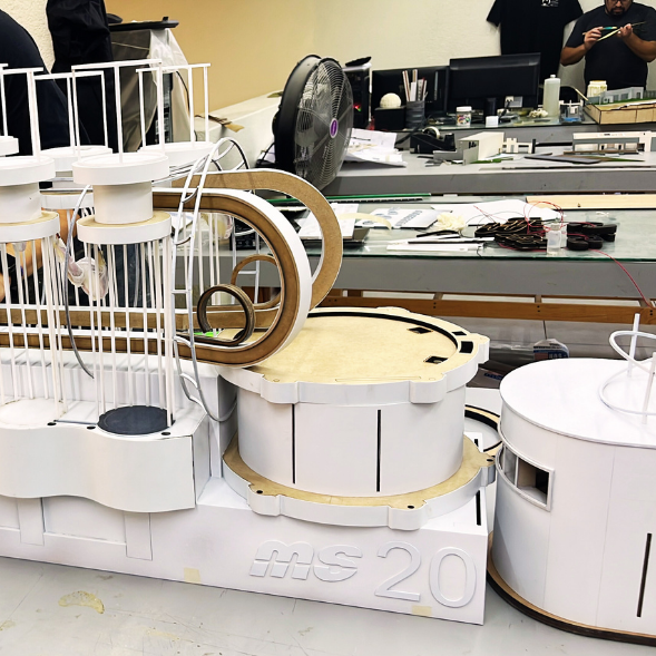 Carro alegórico conmemorativo de los 20 años de la BANDA MS